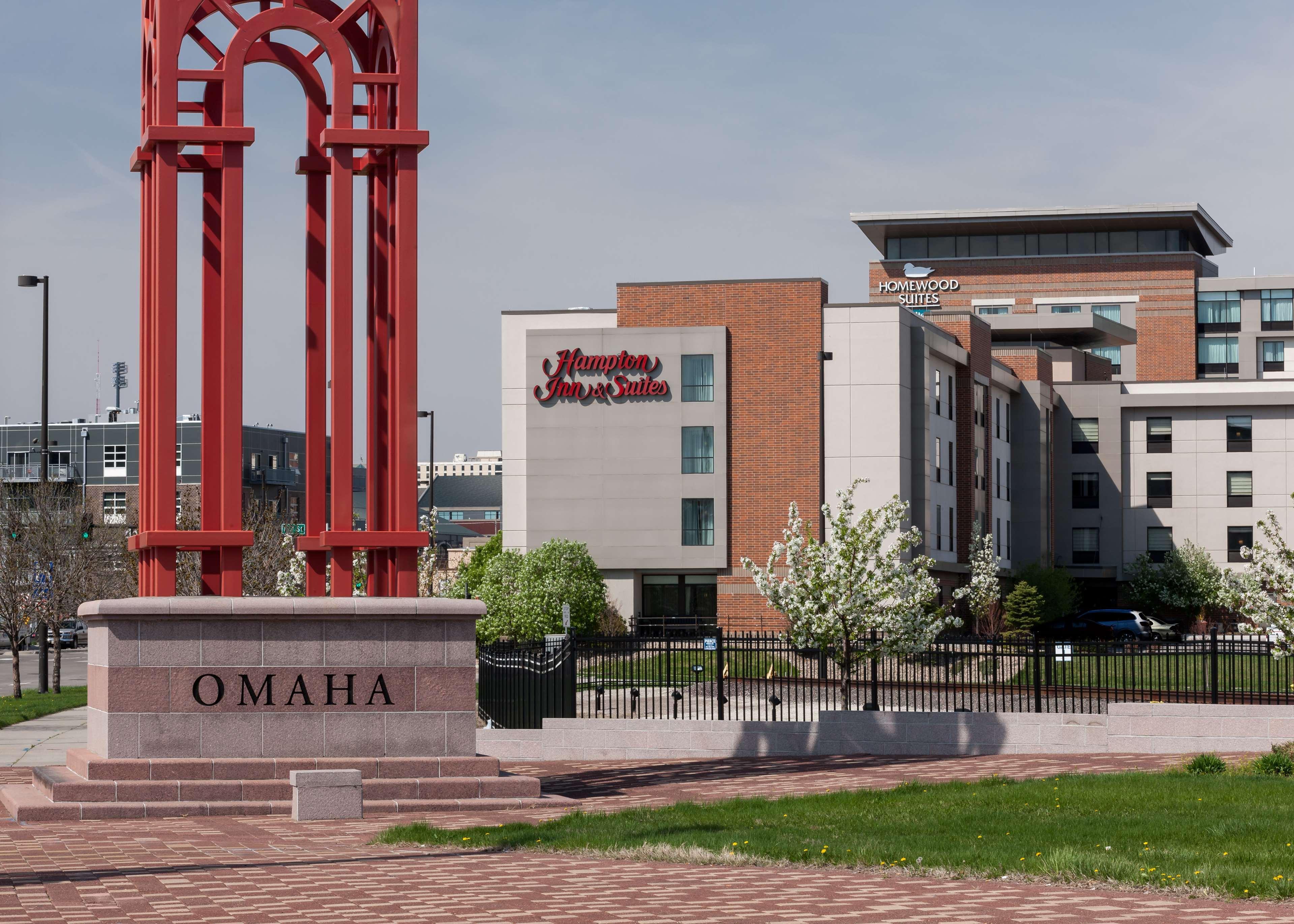 Hampton Inn & Suites Omaha-Downtown Exterior photo