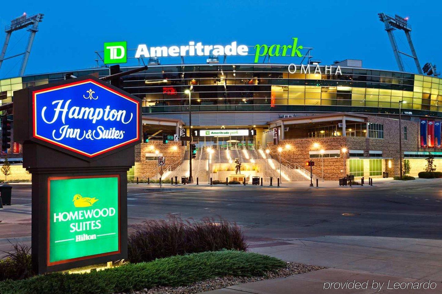 Hampton Inn & Suites Omaha-Downtown Exterior photo