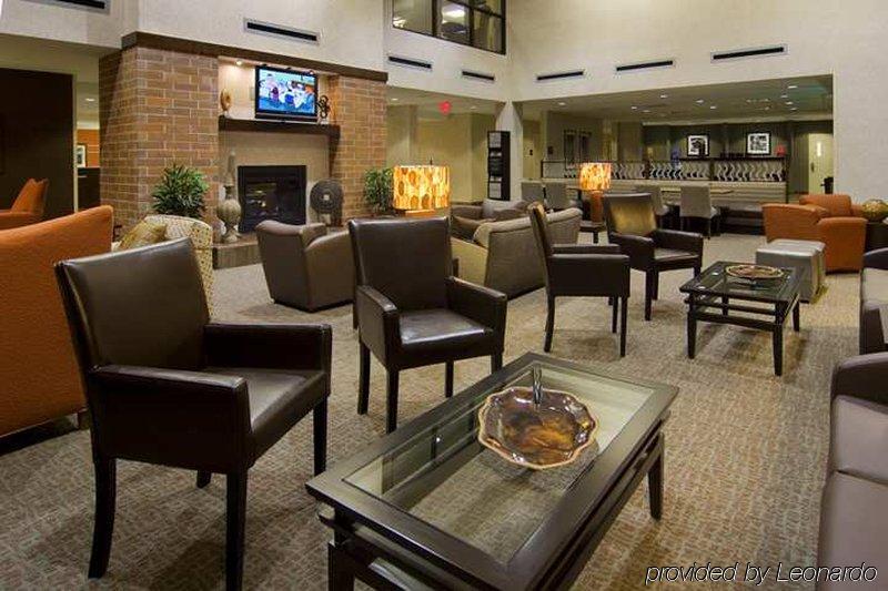 Hampton Inn & Suites Omaha-Downtown Interior photo